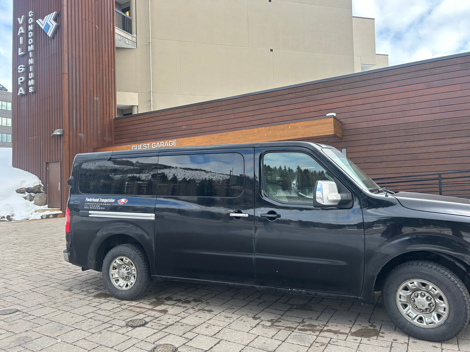 vail Powderhound shuttle 303-214-8077whatsapp