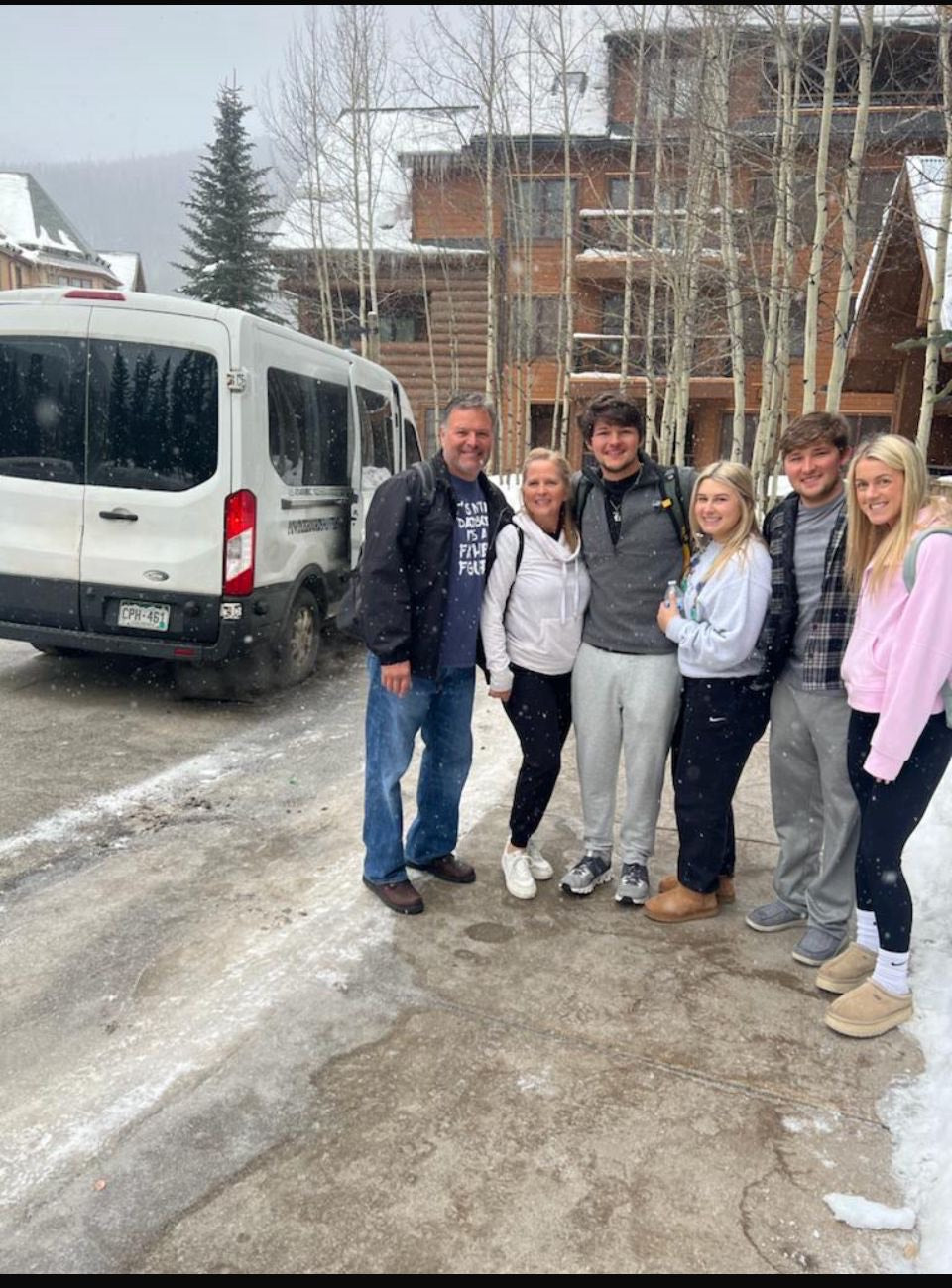 private ski shuttles Powderhound transport of Colorado 888-248-7772